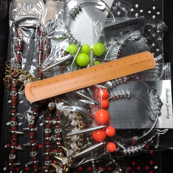 Lot Of Spike Necklaces And Earrings CDK14 - Picture 3 of 9